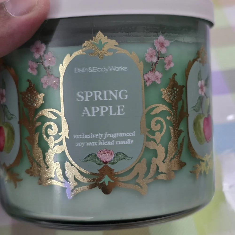 Bath & Body Works Green & Gold Spring Apple Decorative 3-Wick Candle NEW RARE